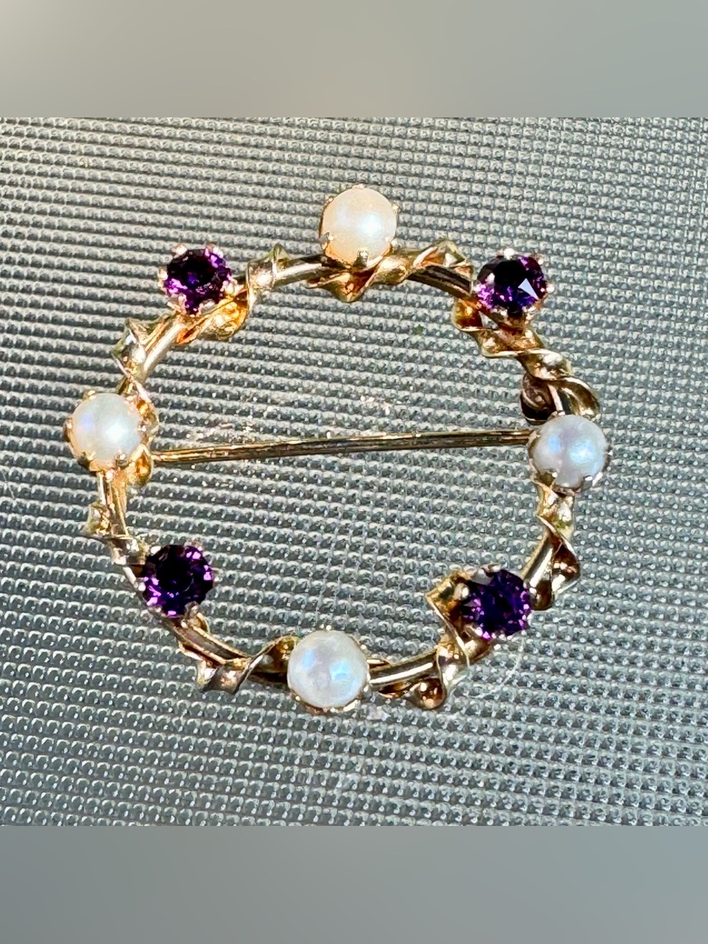 Vintage Delicate and Feminine Gold, Pearl and Amethyst Wreath Brooch